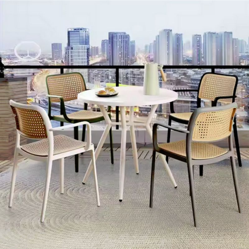 Stohovateľná stolička vyrobená z plastu, čierna-béžová, TYP 2