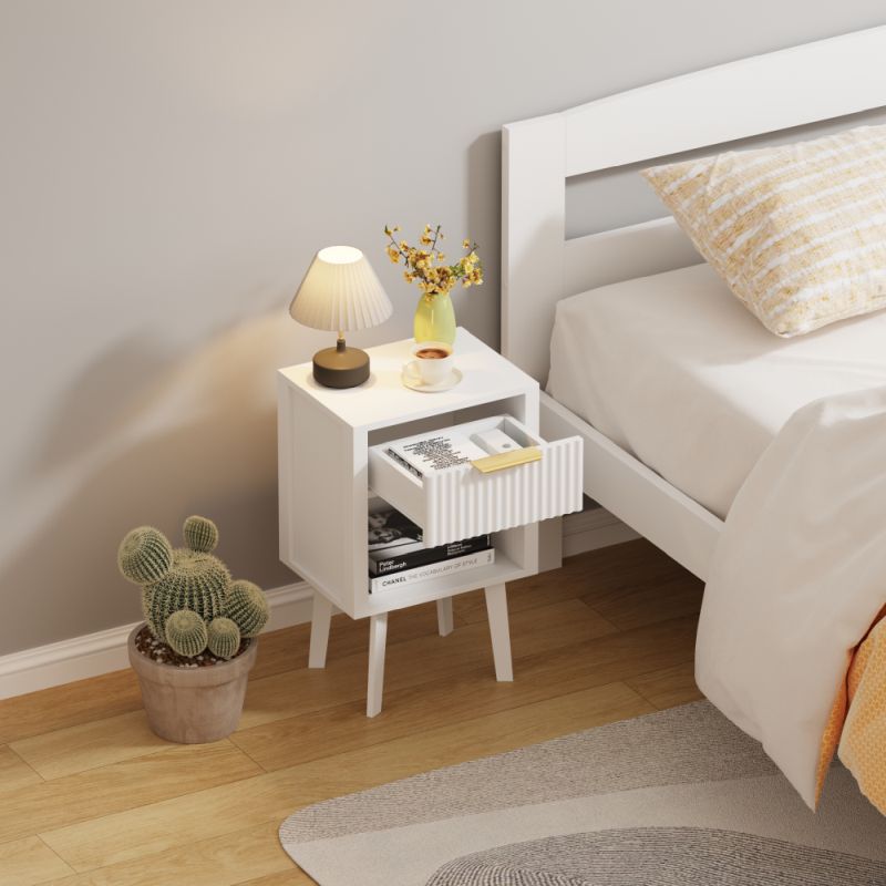 Moderný nočný stolík biely, so zásuvkou a poličkou