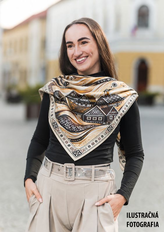 Hodvábna šatka ČIČMANY – SLOVENSKO, 100 % prírodný hodváb, 90 × 90 cm