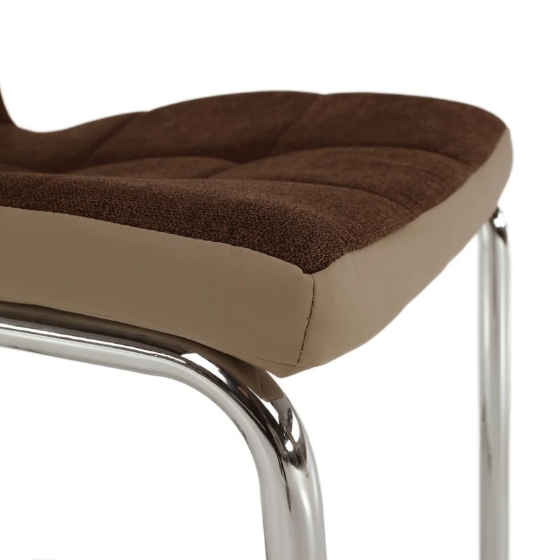 Štýlová a moderná jedálenská stolička v hnedej látke s ekokožou
