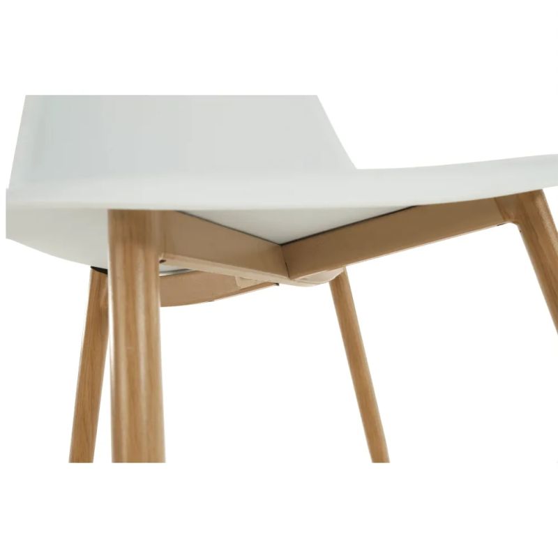 Stolička biely plast, nohy v prírodnej farbe