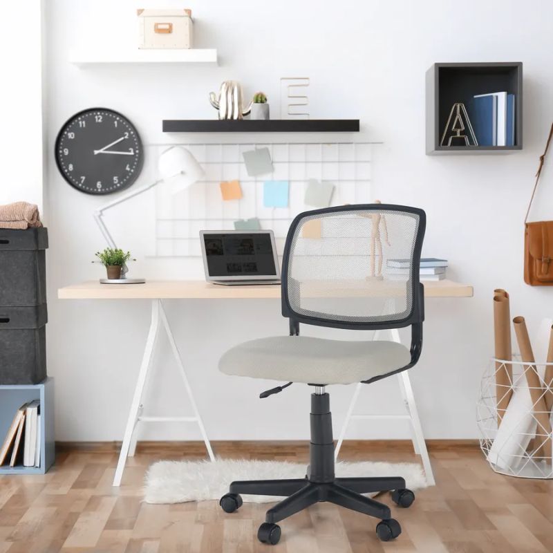 Dizajnovo jednoduchá otočná stolička sivá