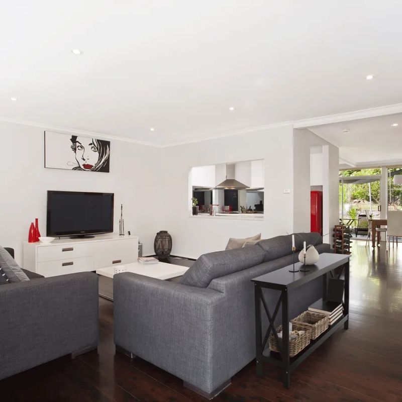 Jednoduchý konzolový stolík čierny