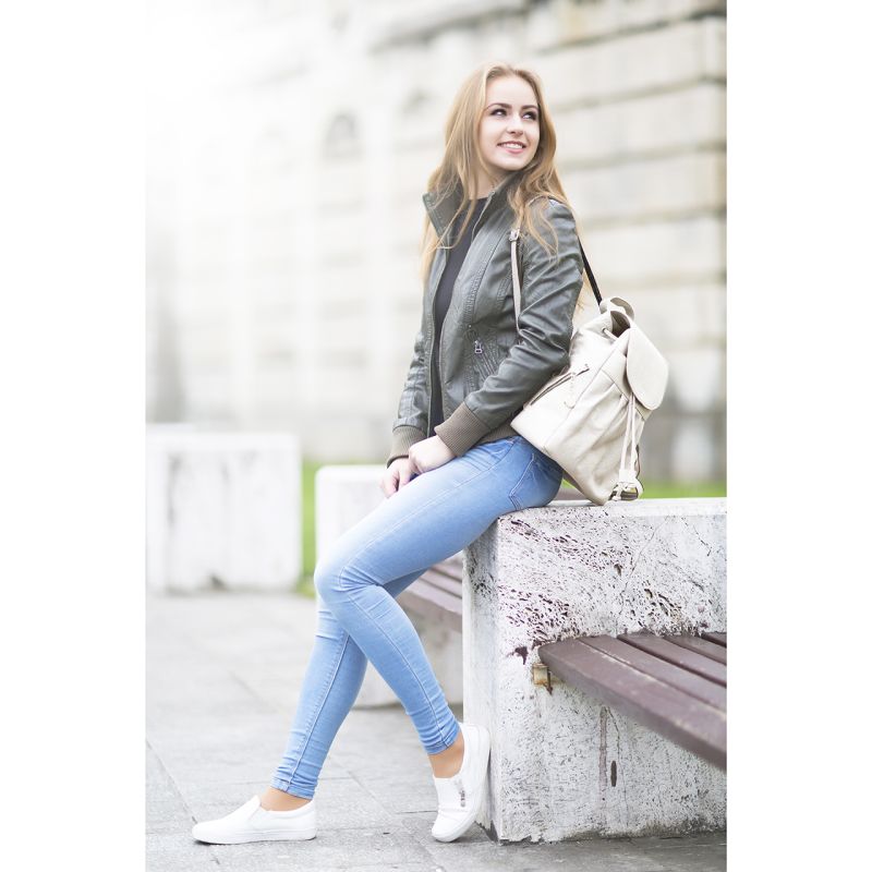 Luxusný kožený módny ruksak z prírodnej kože v krémovej farbe