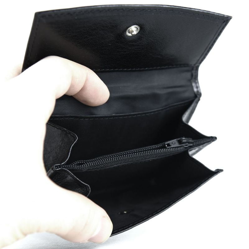 Malá dámska kožená peňaženka, čierna farba