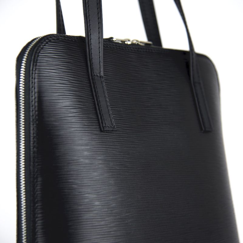 Luxusná kožená kabelka 8192 s reliéfnym dezénom kože v čiernej farbe