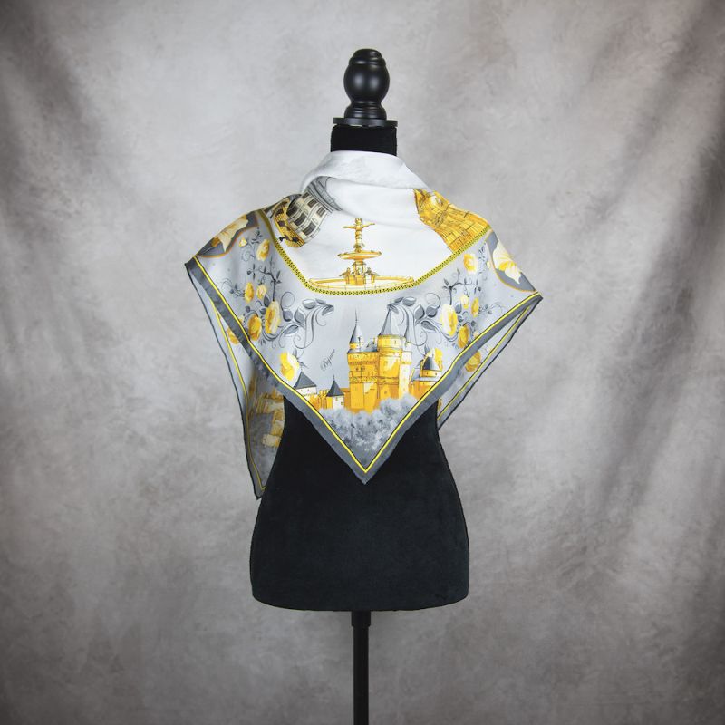 Módna hodvábna šatka SLOVENSKO - ZLATÁ, 90 x 90cm