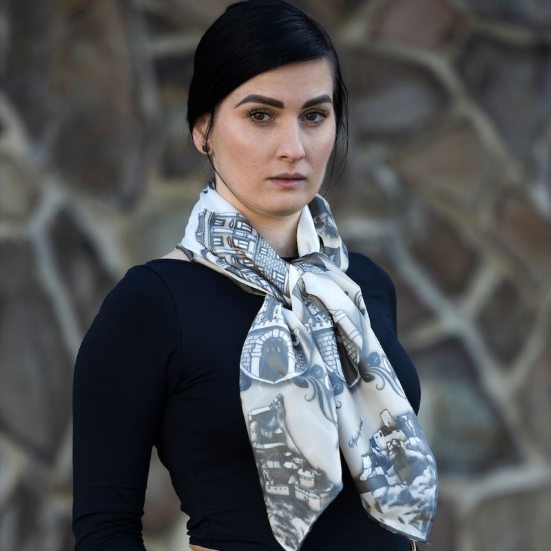 Exkluzívna hodvábna šatka SLOVENSKO HNEDÁ, 90 x 90cm, Made in SLOVAKIA