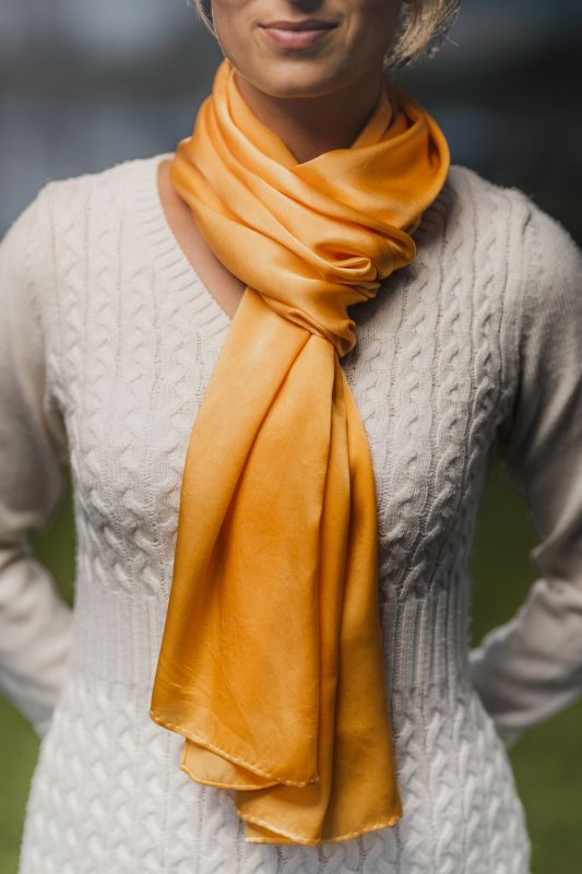 Hodvábny šál ORANŽOVÝ, Vyrobený na Slovensku, 175 x 45cm