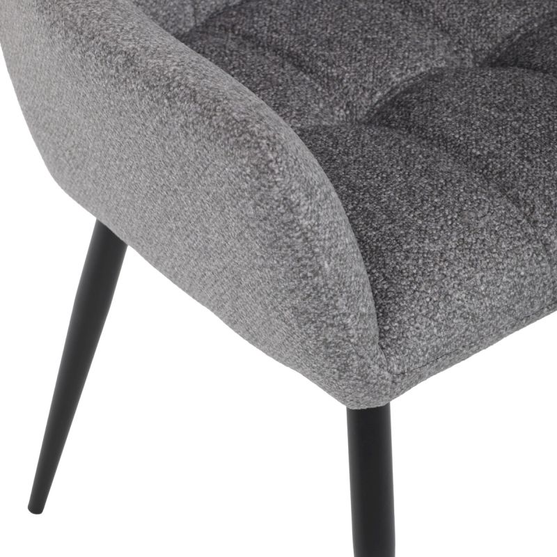 Elegantná svetlo sivá jedálenská stolička s podrúčkami