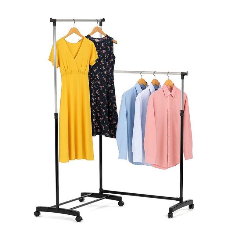 Stojan na šaty čierny, dvojramenný s kolieskami