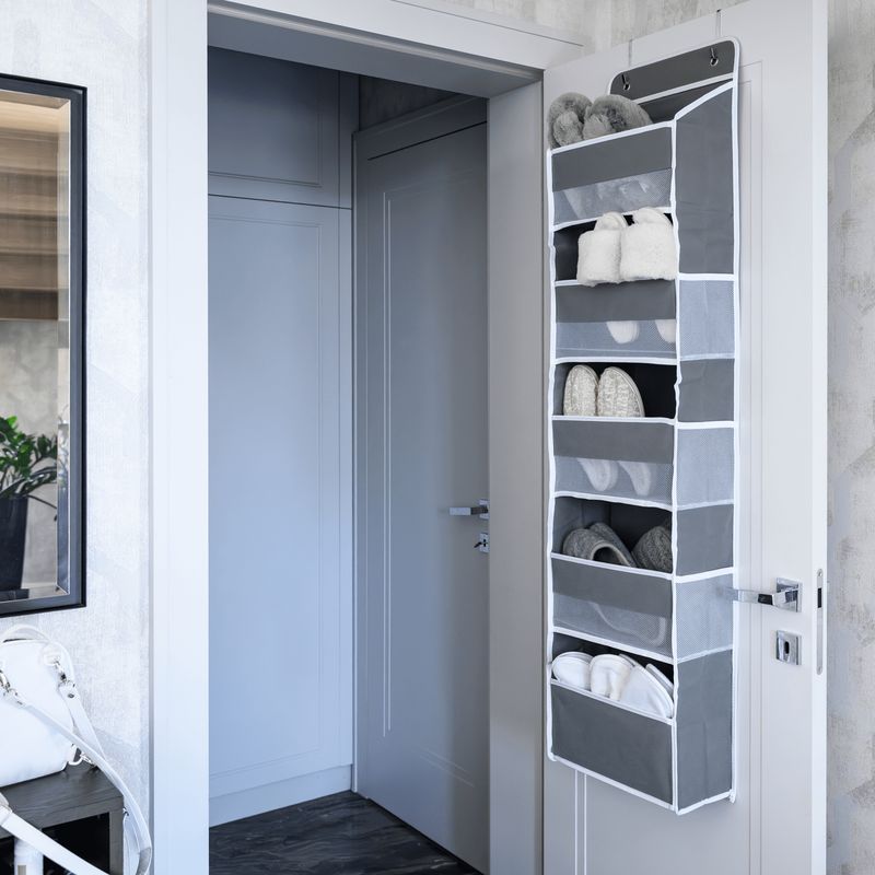 Závesný organizér na dvere, sivá látka