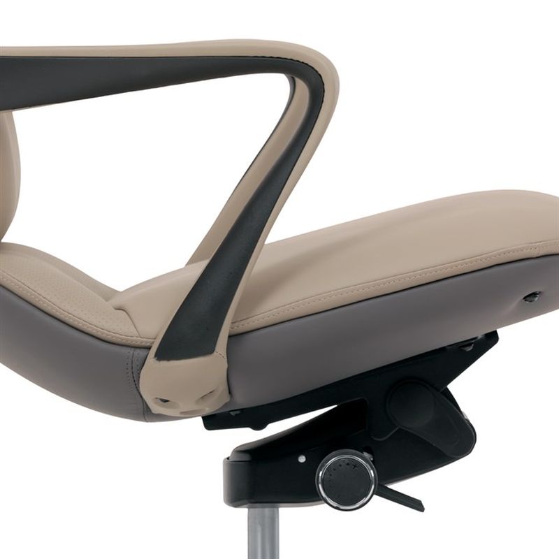 Sivé kancelárske kreslo z kvalitnej ekokože