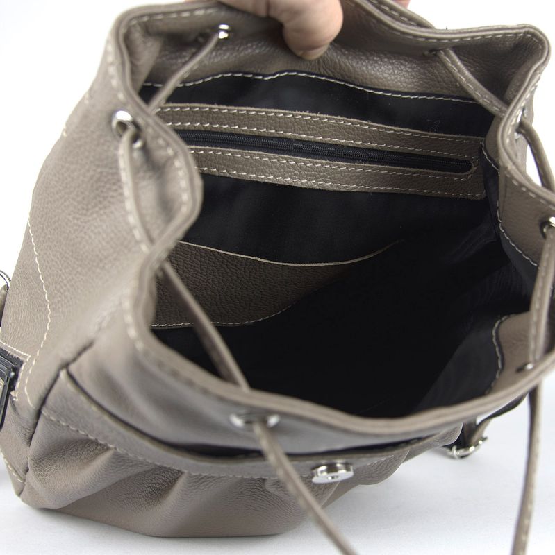 Módny kožený ruksak z pravej kože v Cachi farbe