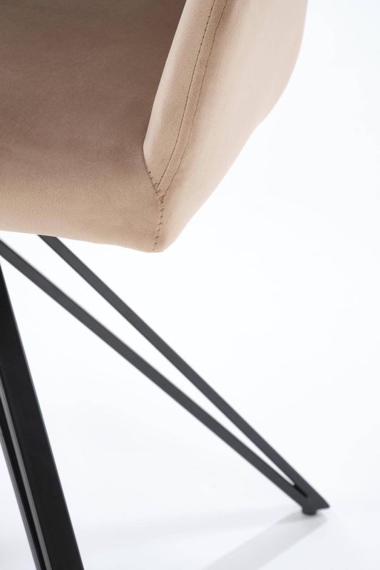 Jedálenská stolička 535, čierny kov – béžová látka Bluvel 40