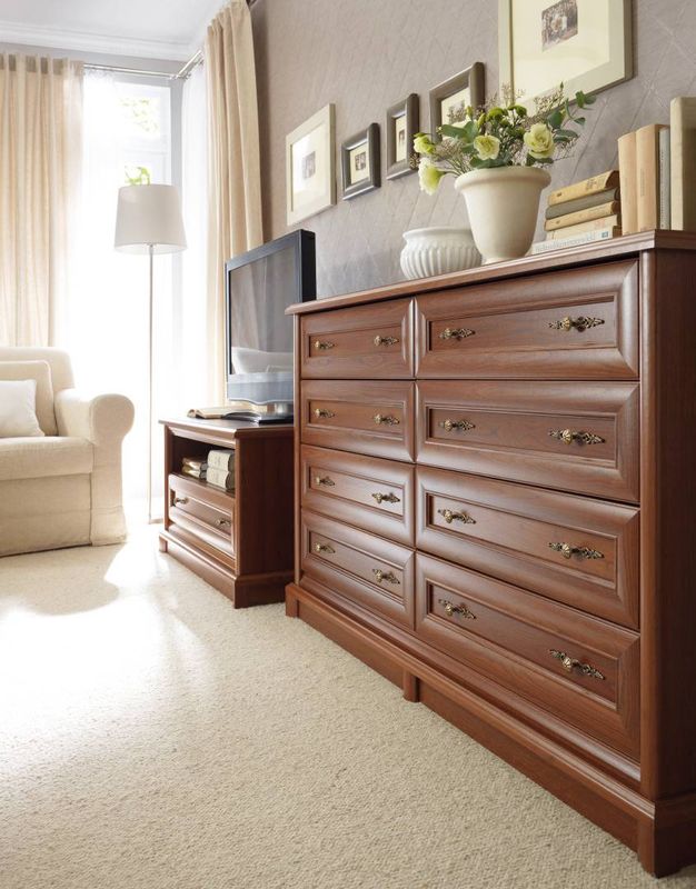 Elegantná komoda s 3 dvierkami a zásuvkou, gaštan