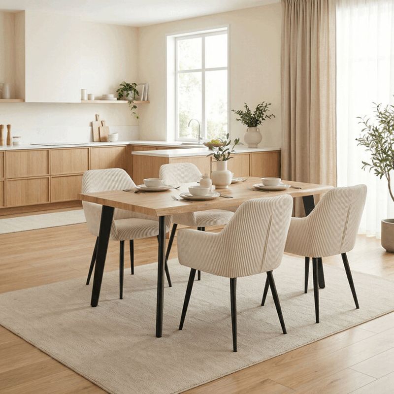 Jedálenská stolička krémová s menčestrovou látkou a čiernymi kovovými nohami