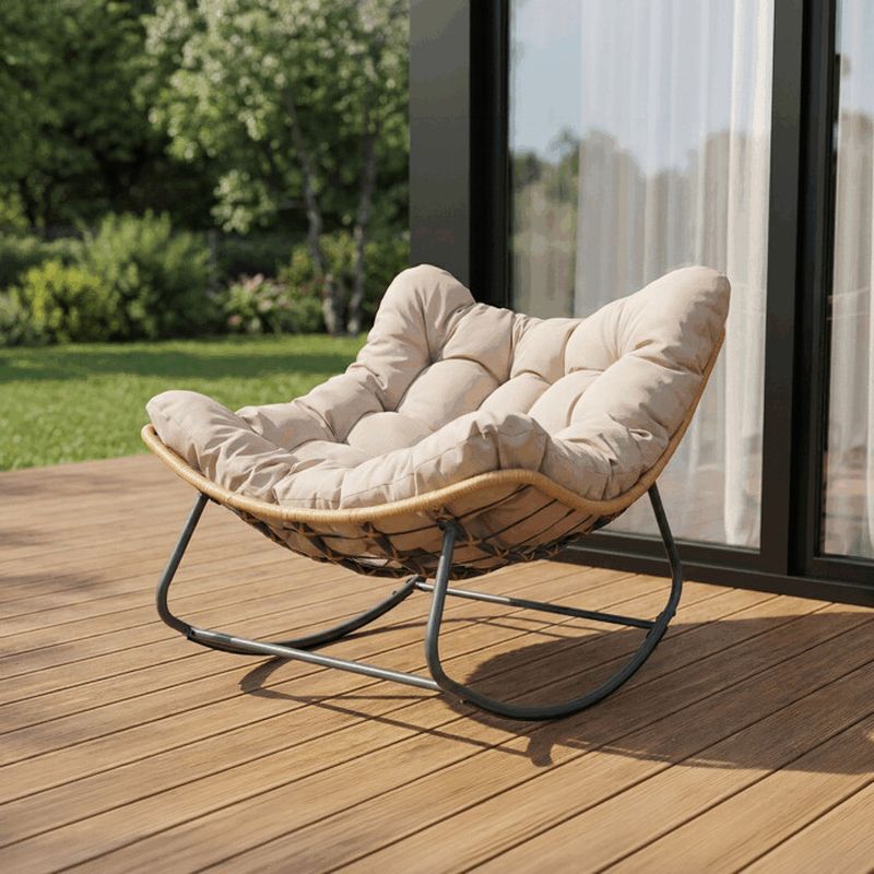 Záhradné hojdacie kreslo krémové z kovu a polyratanu