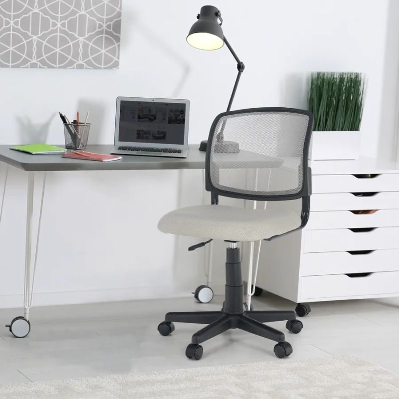 Dizajnovo jednoduchá otočná stolička sivá