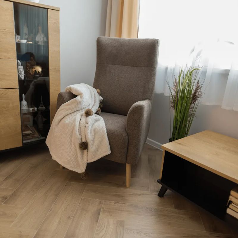 Komfortné kreslo ušiak, hnedá/buk