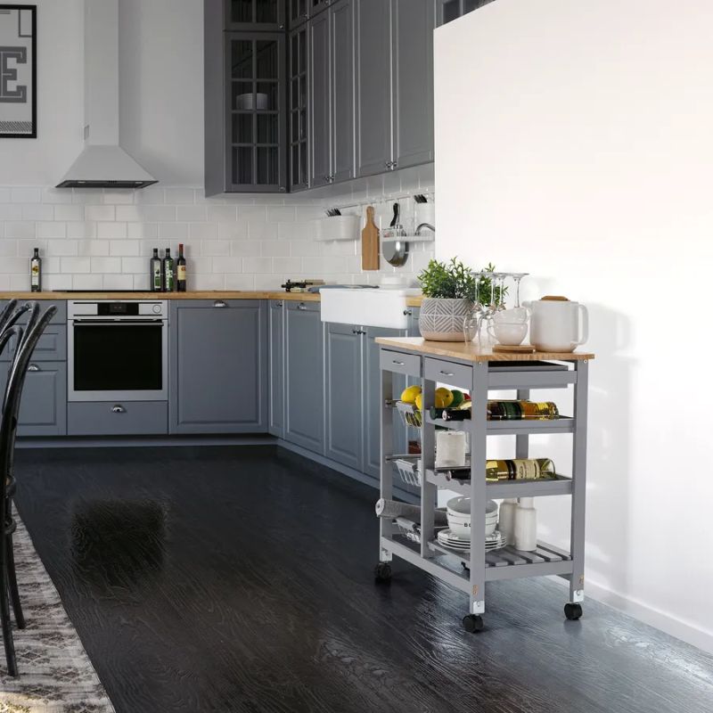 Servírovací vozík v decentnej sivej farbe