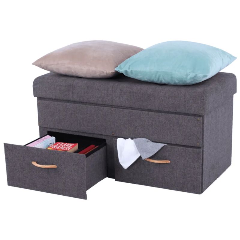 Moderný prešívaný taburet vyrobený z látky v sivej farbe