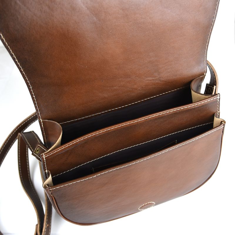 Módna kožená kabelka s výšivkou MEDUSA 2, ručne tieňovaná v tmavo hnedej farbe