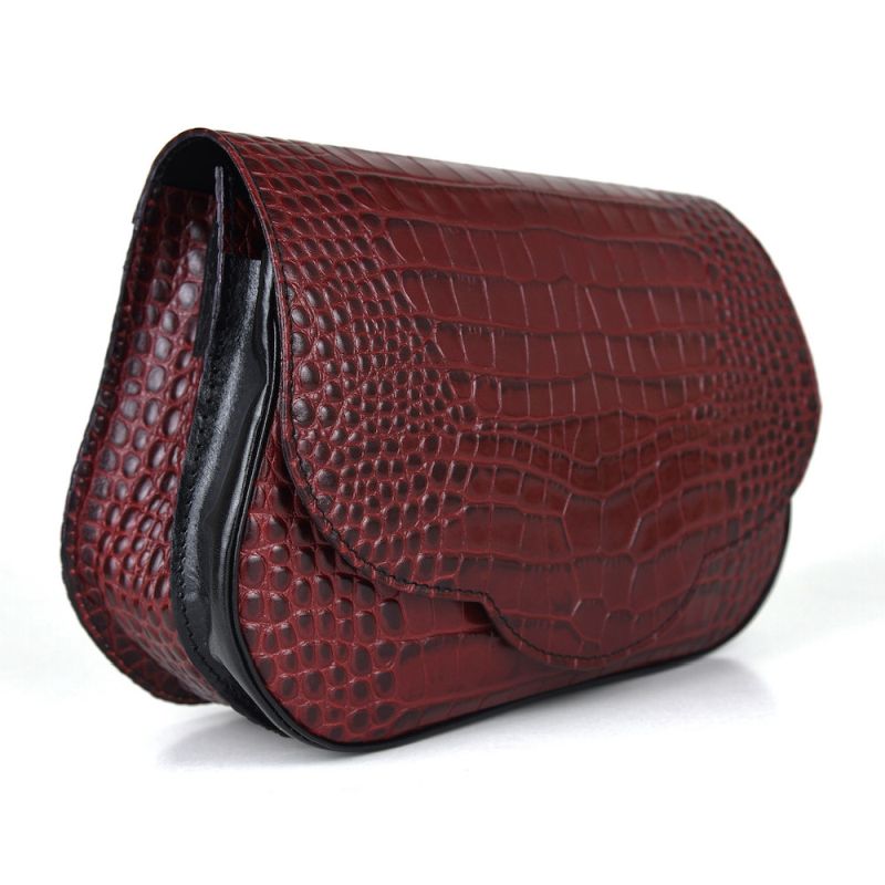 Dámska kabelka crossbody z hovädzej kože s dezénom krokodíla v bordovej farbe