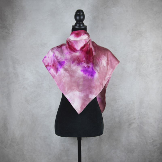 Limitovaná hodvábna šatka LIMITED_215 – 90 x 90 cm, ručne vyrobená na Slovensku