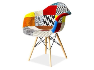 Originálne kreslo navrhnuté v patchwork štýle, buk/mix