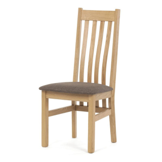 Drevená jedálenská stolička vo farbe dub čalúnená hnedou látkou